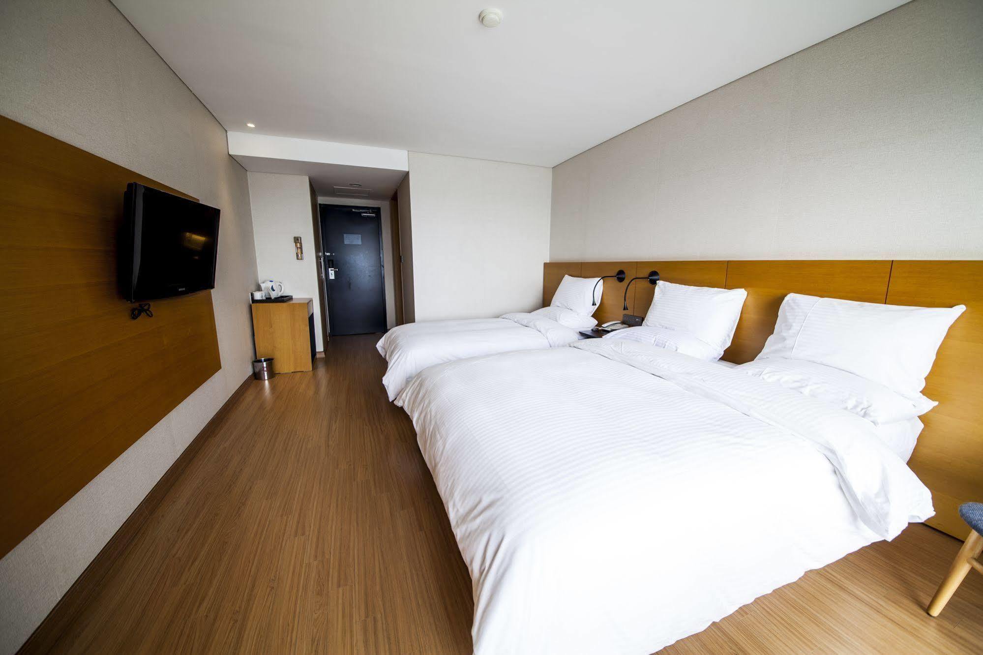 Asia Lakeside Hotel Csindzsu Kültér fotó